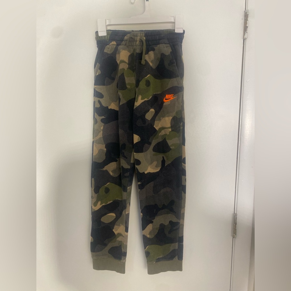 Nike Kids Camo Joggers - Olive and Black